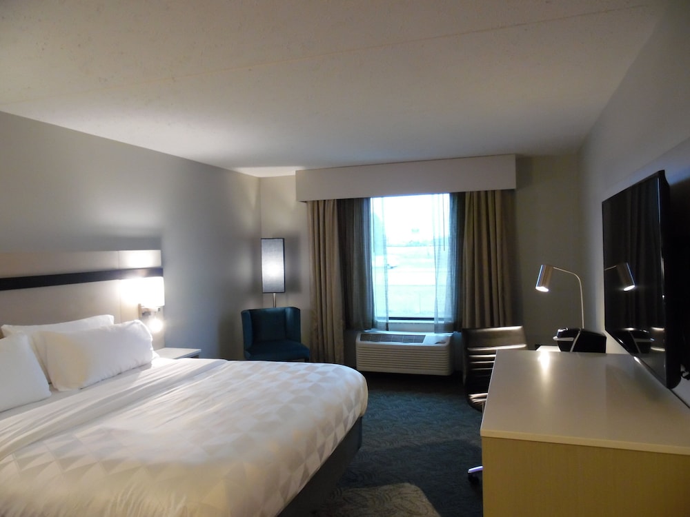 Standard Room, 1 Queen Bed with Sofa bed - Photo 1