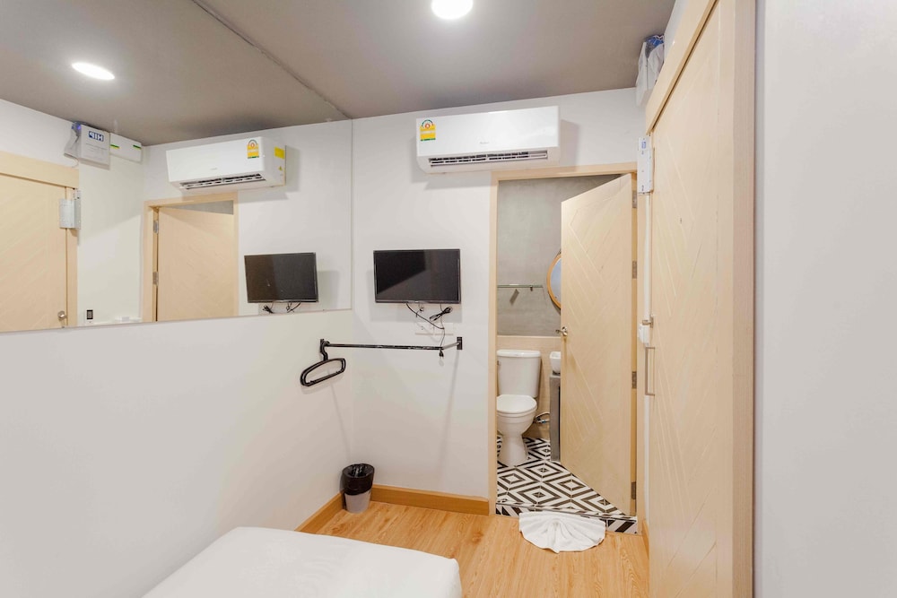 Single Room, Non Smoking photo 3