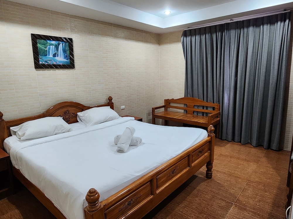 Superior Room, 1 King Bed - Photo 1