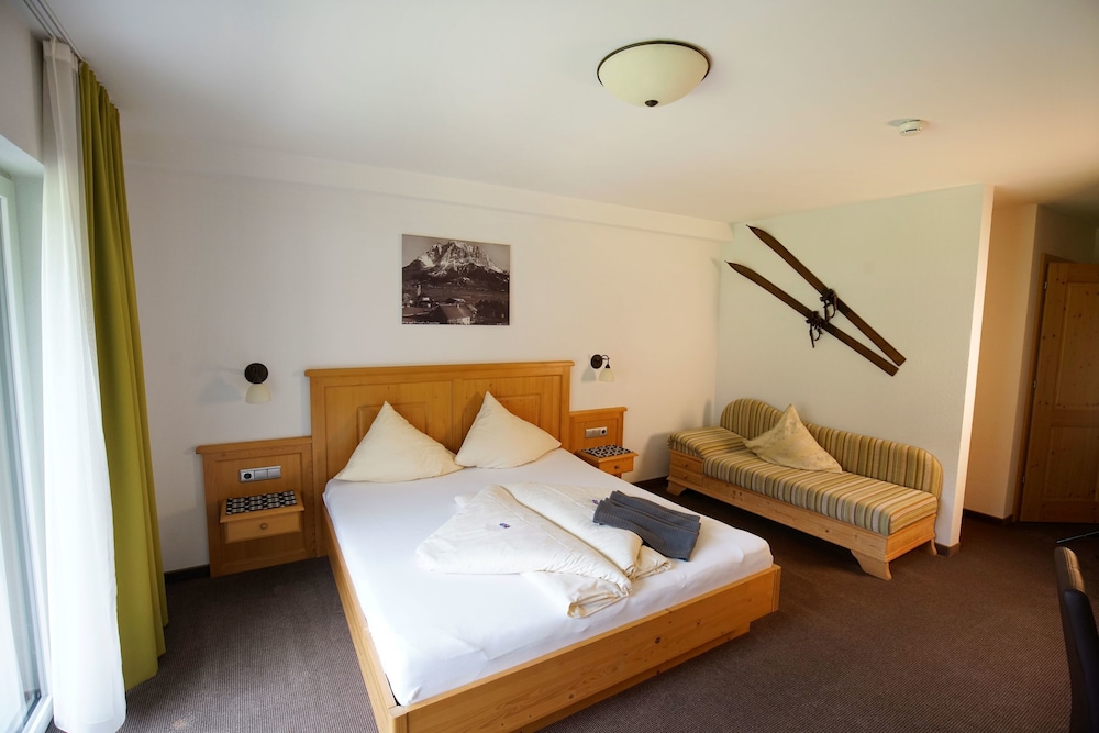 Traditional Apartment, 2 Bedrooms, Kitchen, Mountain View (Deluxe) photo 1
