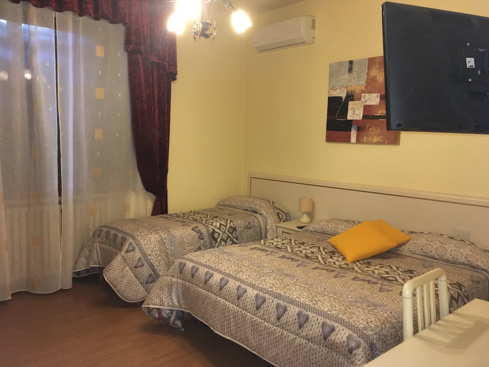 Classic Triple Room photo 1