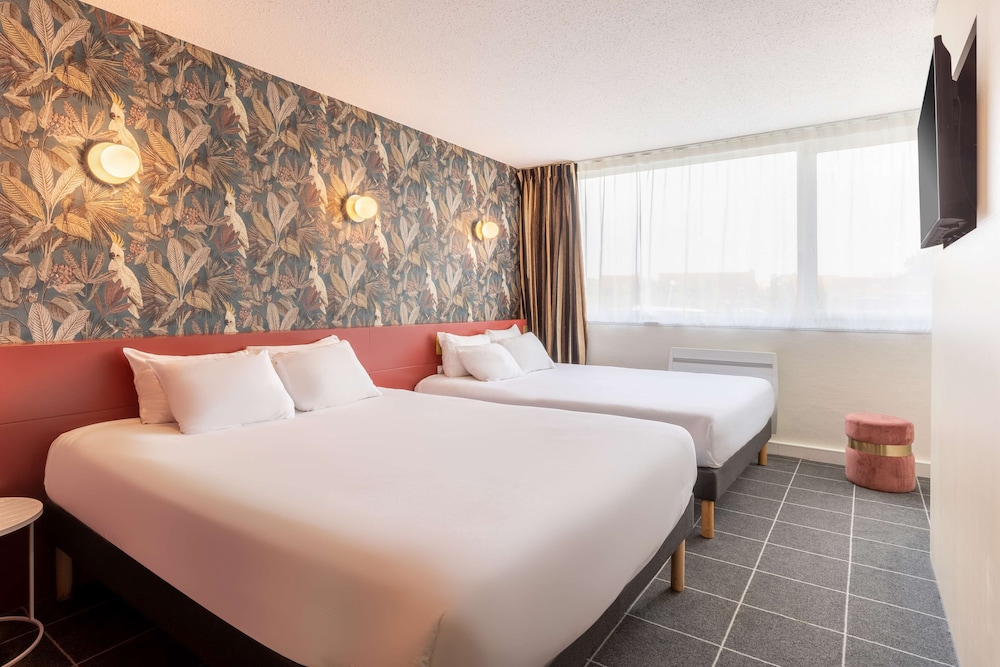 Classic Room, 2 Twin Beds, Non Smoking - Photo 1