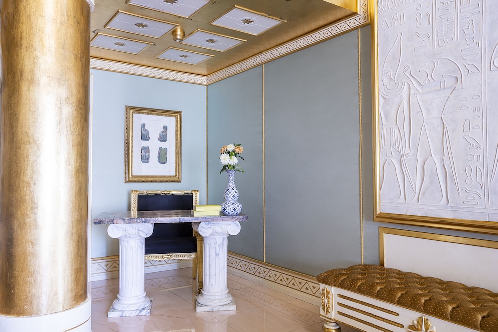 Suite, Jetted Tub (Garibaldi) photo 3