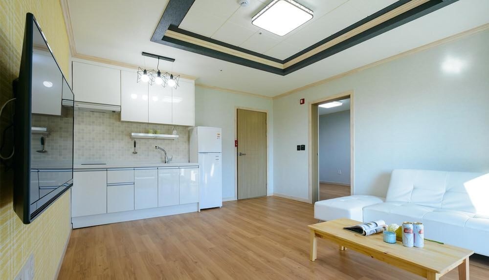 Basic Room, 1 Bedroom (ROOM 302) - Photo 3