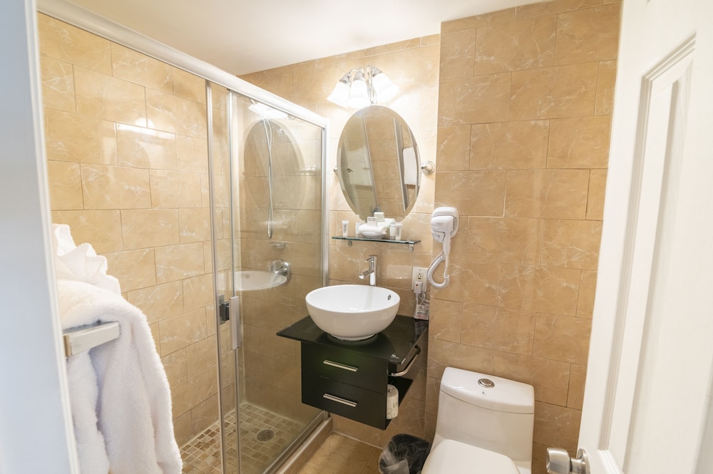 Luxury Double Room, 1 King Bed, Pool View - Photo 13