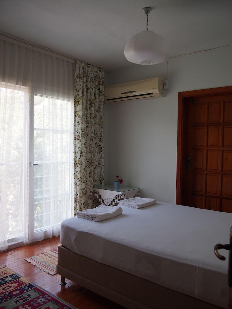 Standard Double Room, 1 Double Bed, Mountain View photo 2