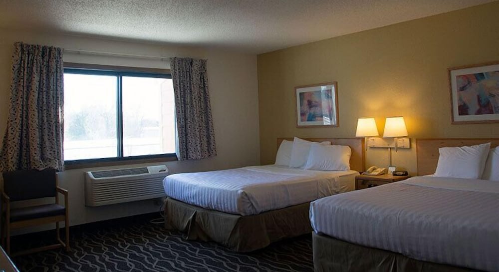 Room, Two Queen Beds, Non Smoking photo 2