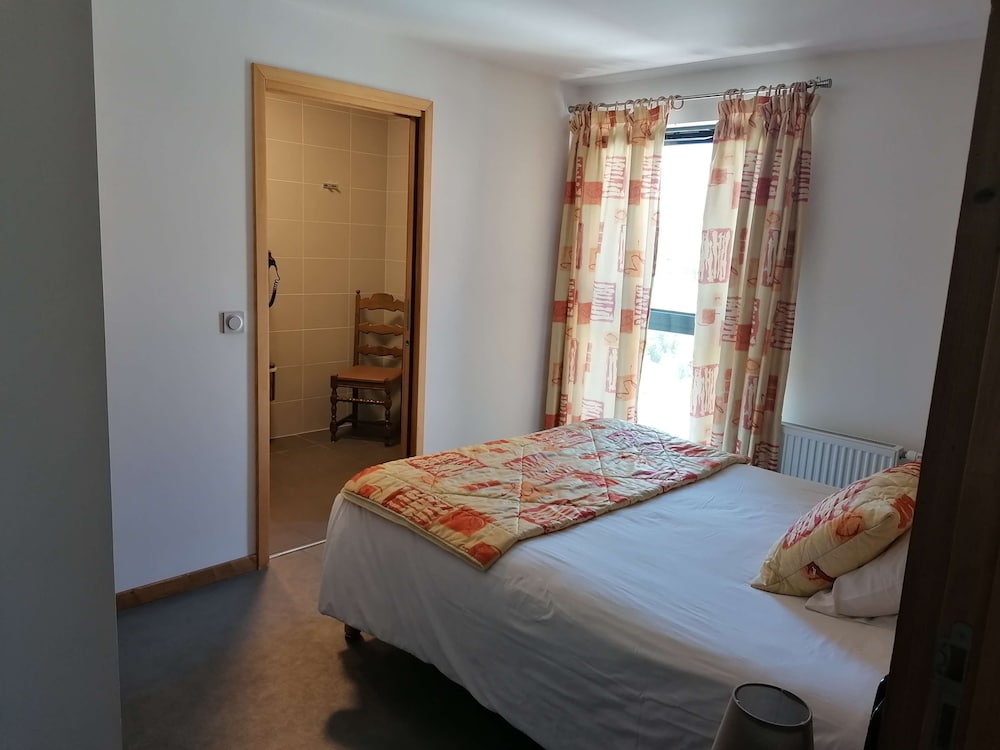 Standard Apartment, Multiple Beds, Non Smoking, Kitchen - Photo 3