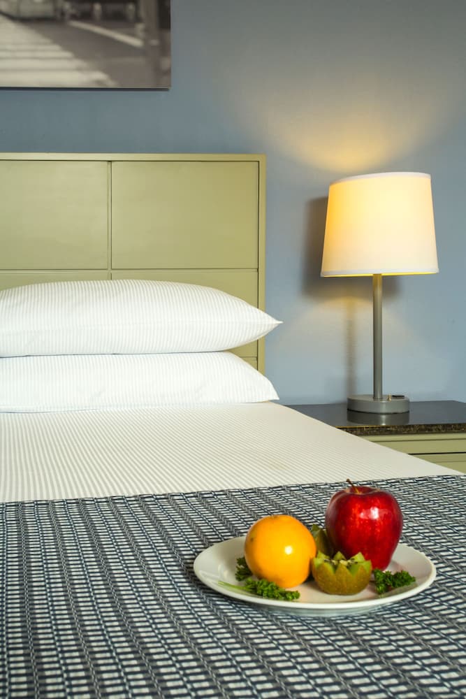 Standard Room, 1 King Bed - Photo 2