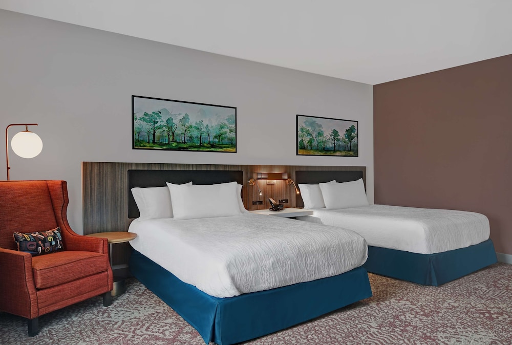 Suite, 2 Queen Beds, Accessible (Mobility & Hearing, Roll-In Shower)