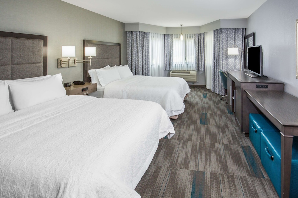 Room, 2 Queen Beds, Accessible, Bathtub (Mobility/Hearing) photo 3