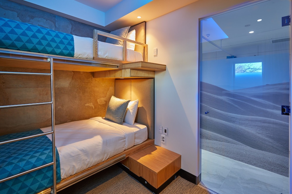 Private Bunk With Roll In Shower - Photo 1