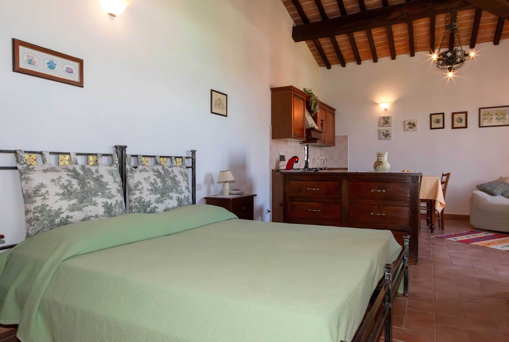 Classic Studio, 1 Bedroom, Kitchenette, Garden View