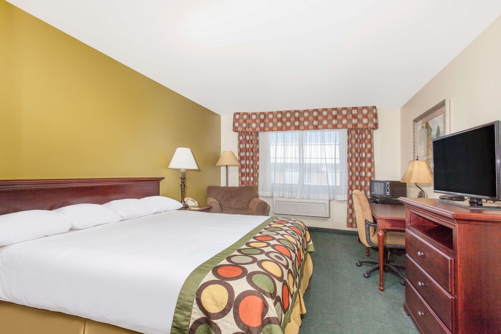 Standard Room, 1 King Bed, Non Smoking