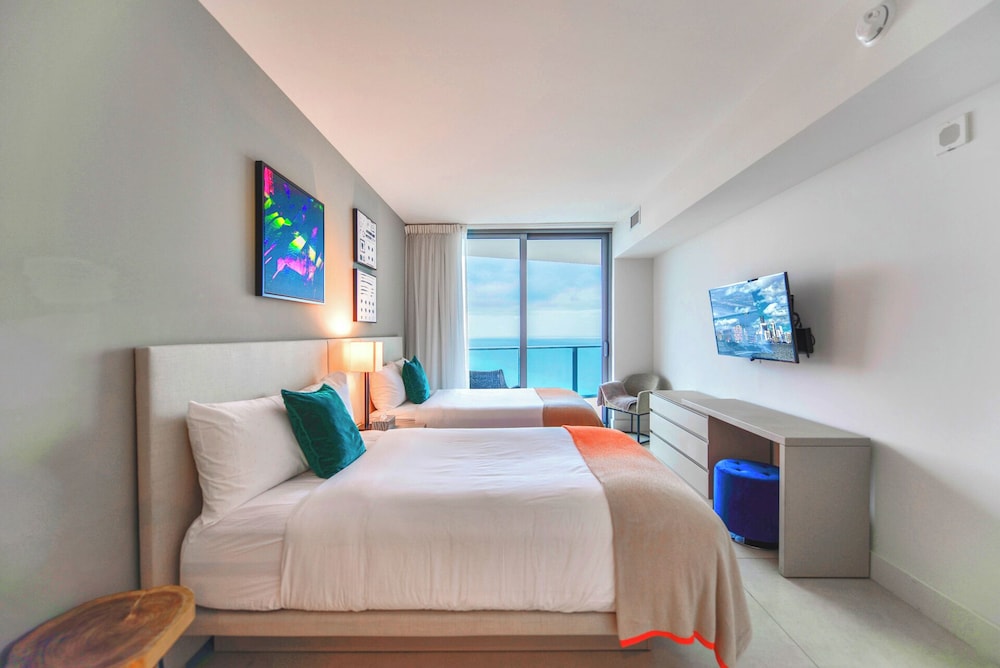 Luxury Condo, 2 Bedrooms, Ocean View photo 2