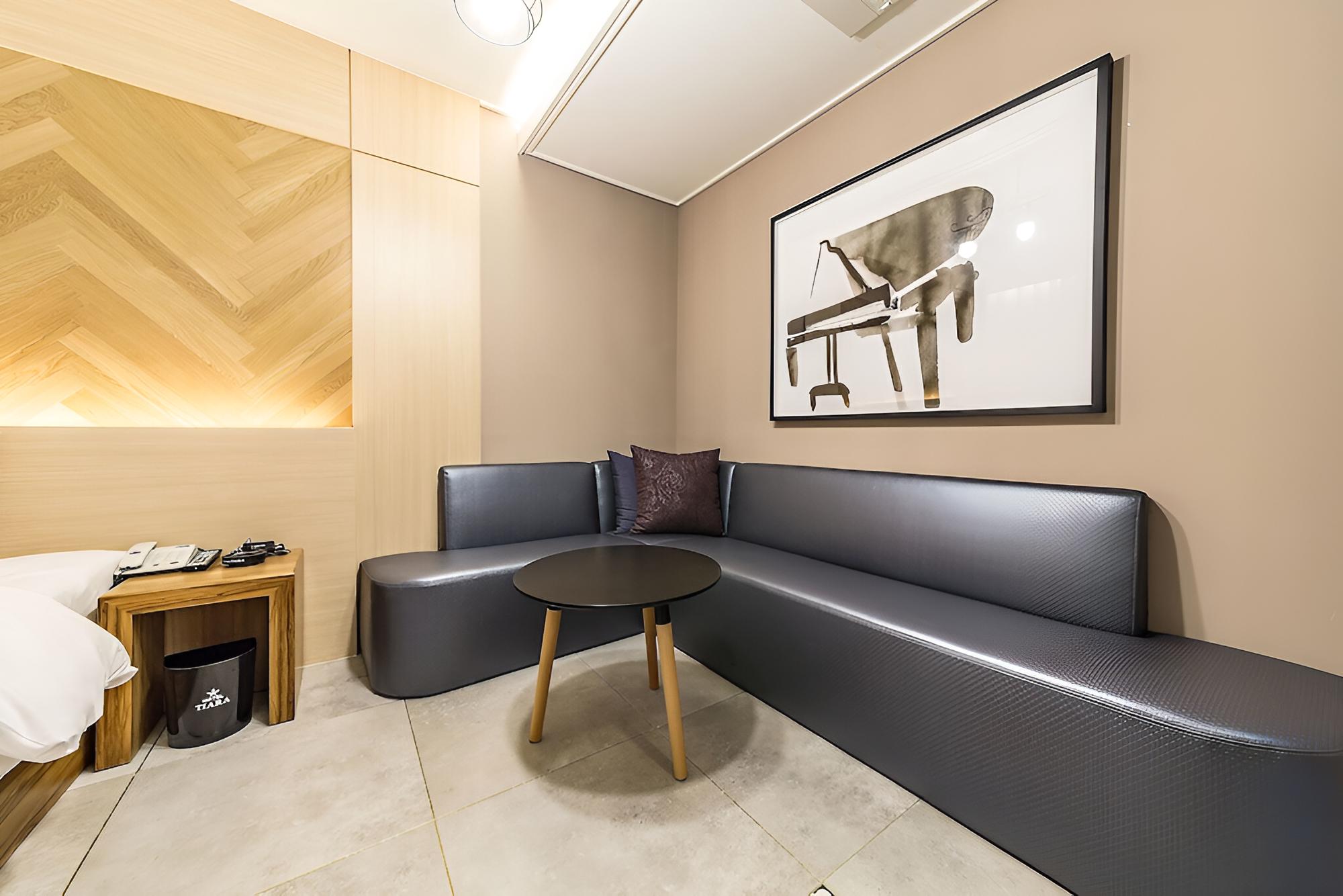 Room (VIP) - Photo 8