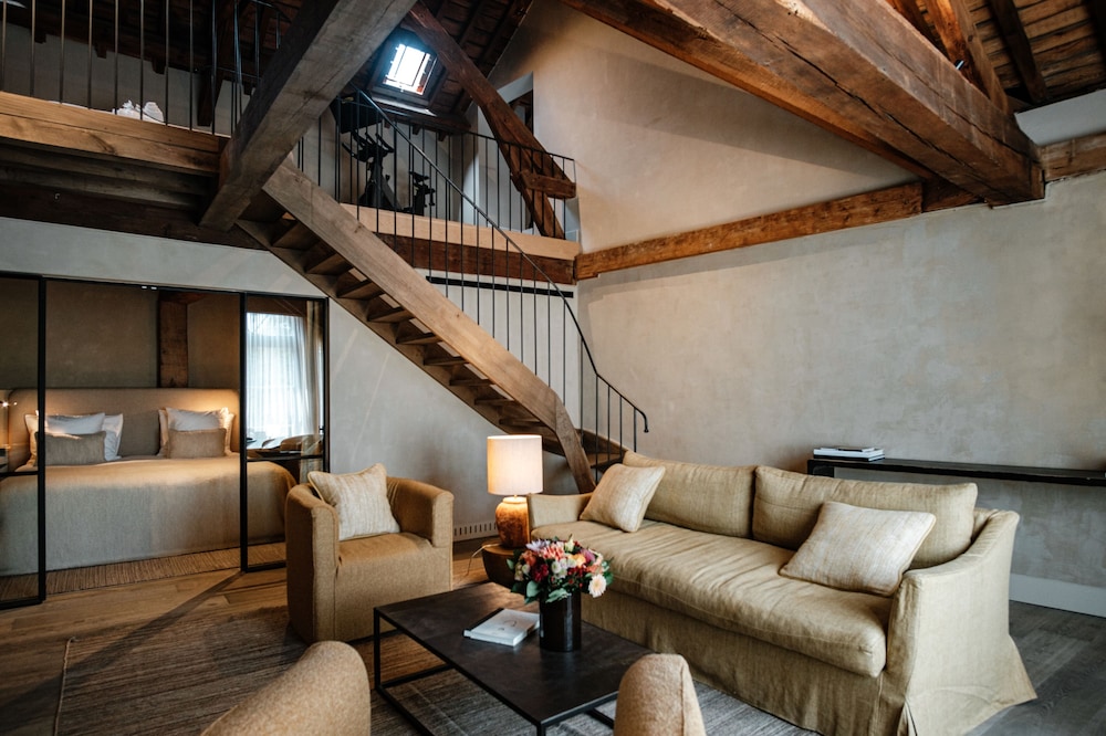 One Bedroom Suite photo 2