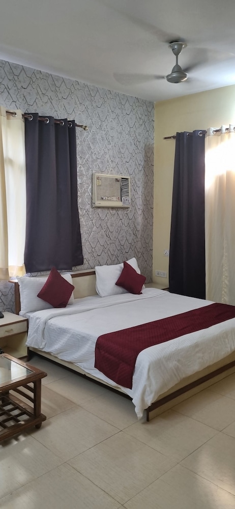 Deluxe Room - Photo 11