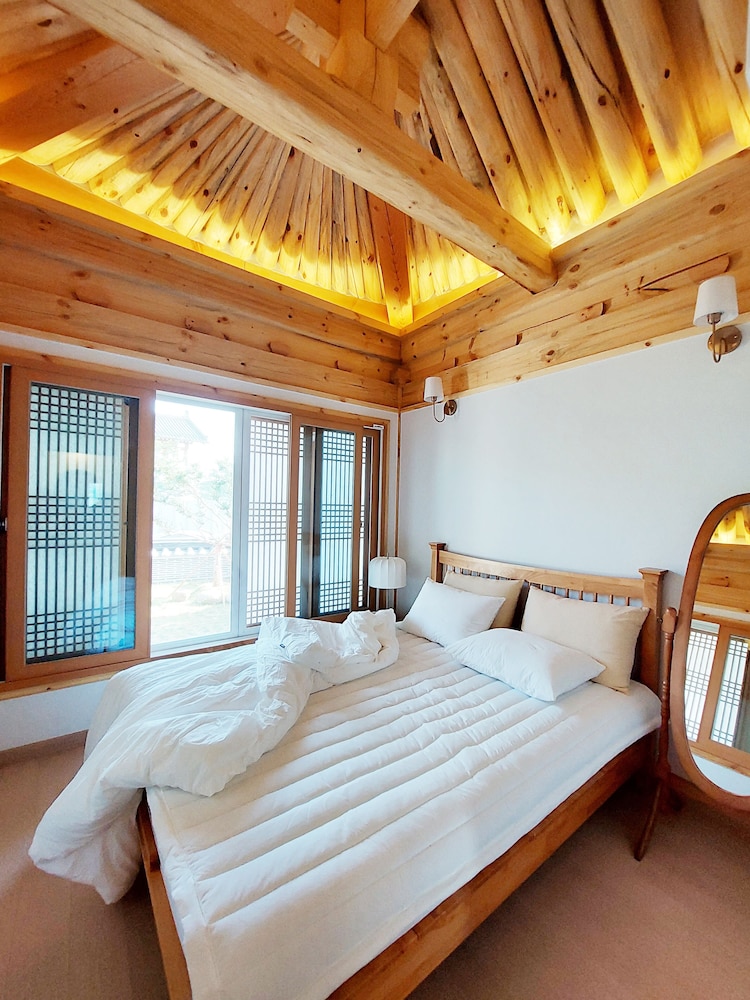 Luxury Penthouse, Non Smoking, Garden View photo 1