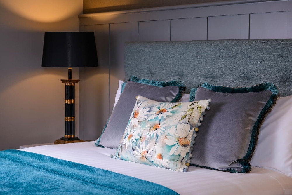 Comfort Single Room thumbnail 6