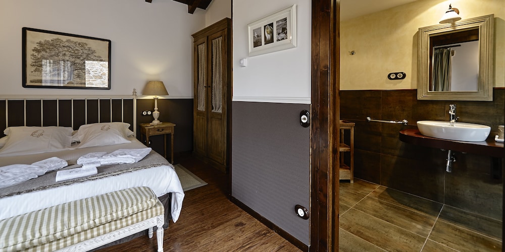 Standard Double Room Single Use, Garden View photo 3