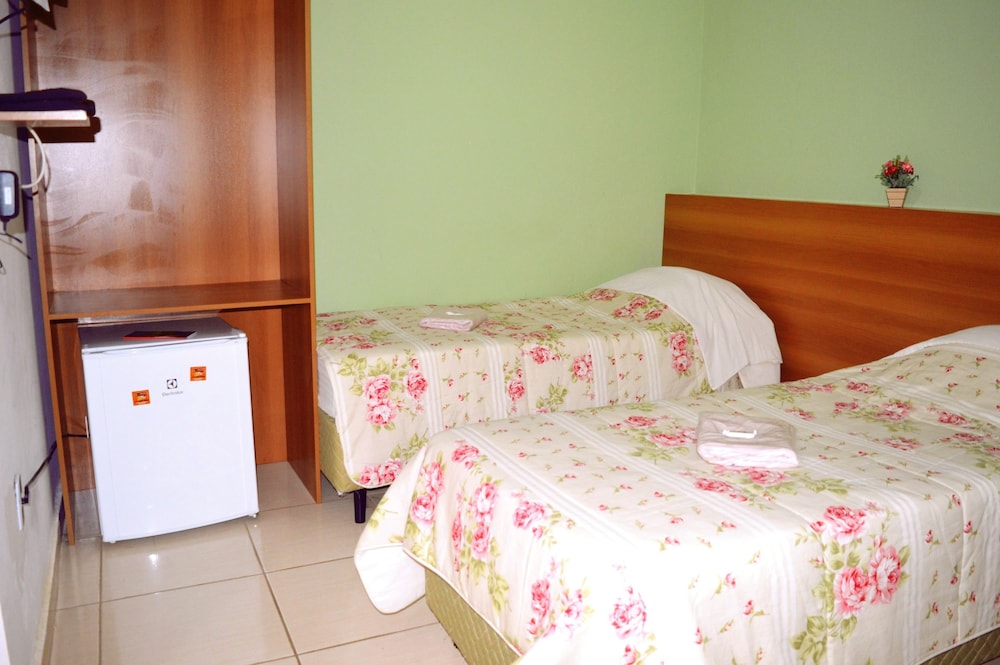 City Twin Room, 2 Twin Beds photo 2