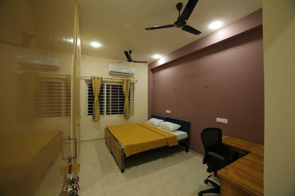 Deluxe Double or Twin Room, City View photo 2