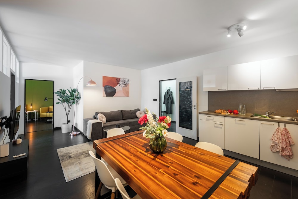 Deluxe Apartment