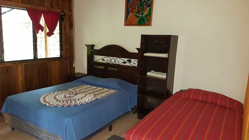Standard Triple Room, Private Bathroom (1 Double and 1 Single Bed ) photo 3