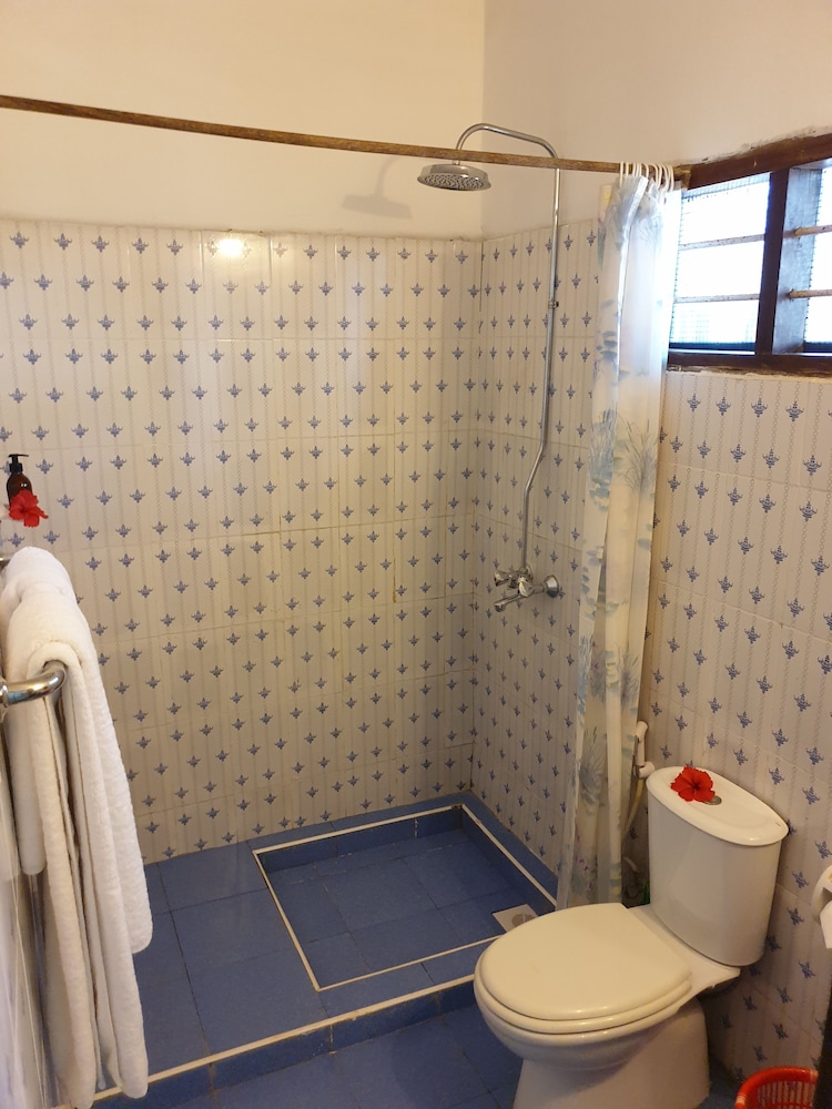 Standard Double Or Twin Room - Photo 11