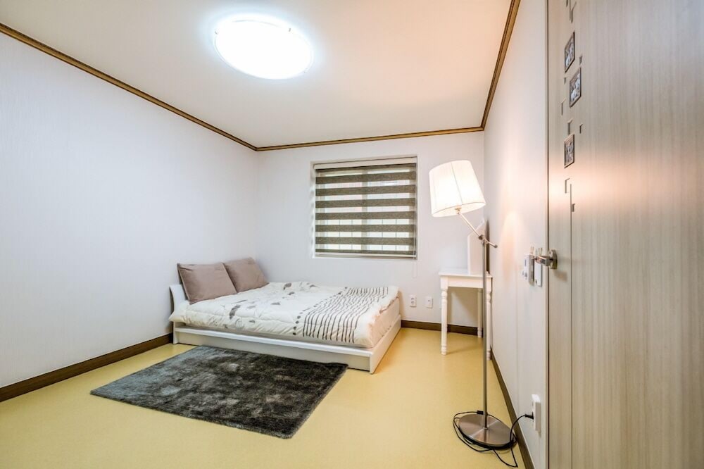Room (First Floor) photo 3
