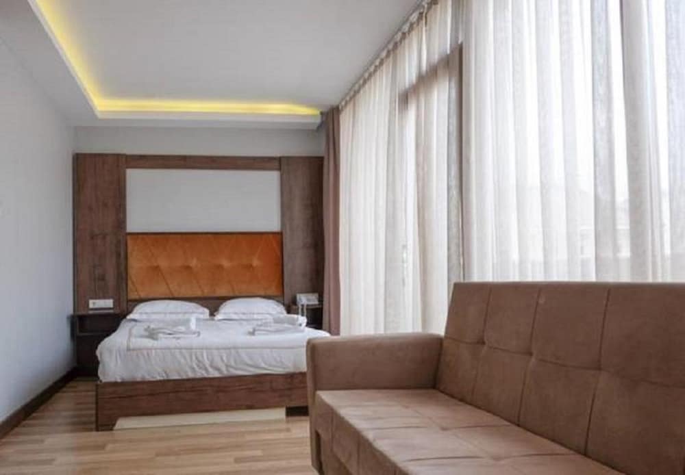 Deluxe Triple Room photo 2