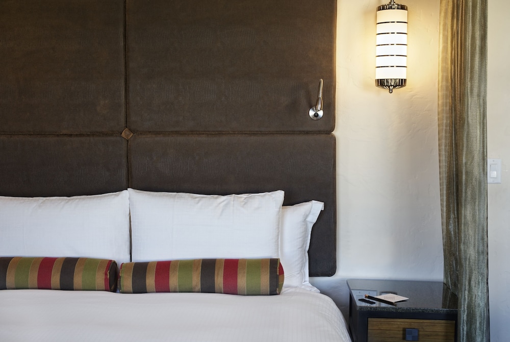 Suite, 1 Bedroom - Photo 2