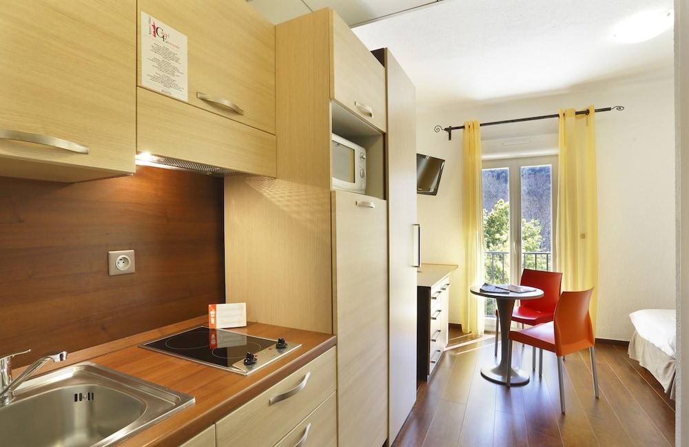 Superior Studio, Garden View (with or without Balcony,2 single beds) photo 2