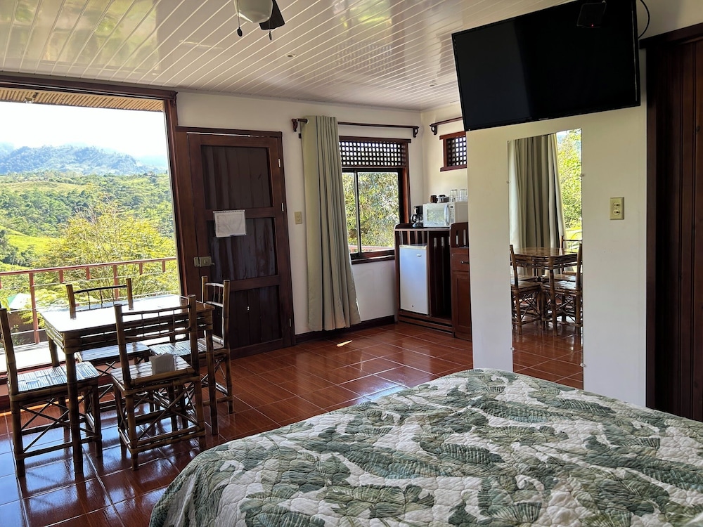 Panoramic Cabin, 1 Bedroom, Private Bathroom, Mountain View photo 1