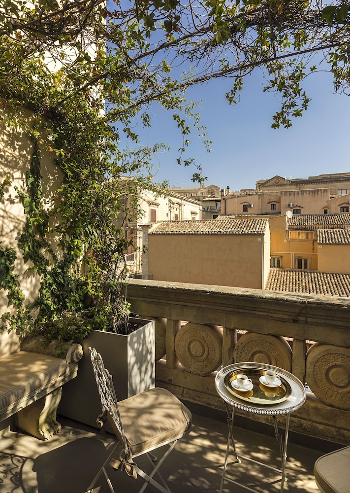 Deluxe with Private Terrace photo 1