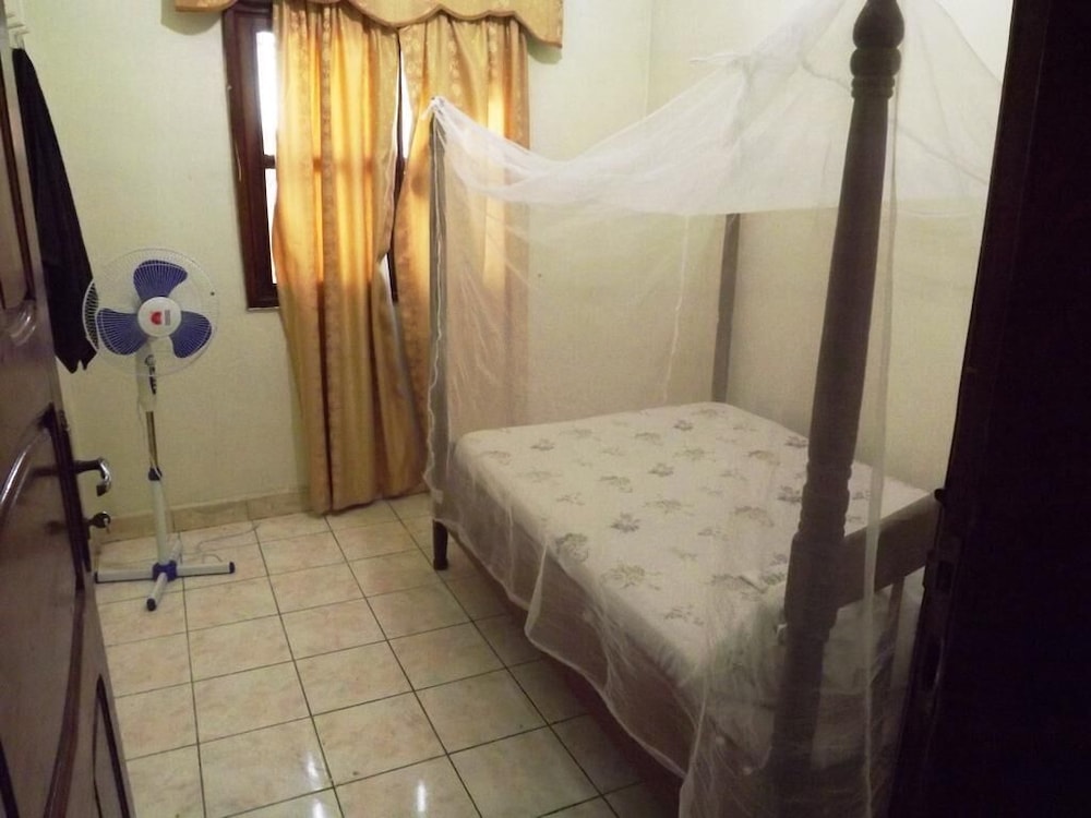 Single Room, Shared Bathroom photo 1