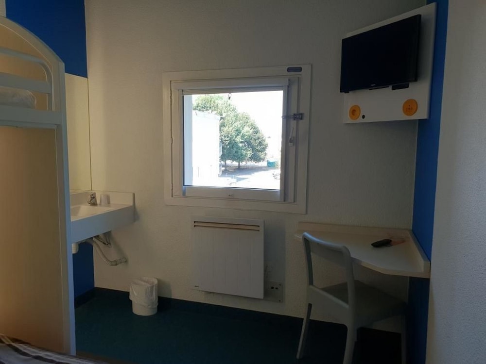 Triple Room, Shared Bathroom photo 3