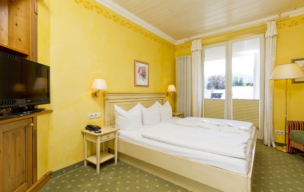 Standard Double Room, 1 King Bed - Photo 3