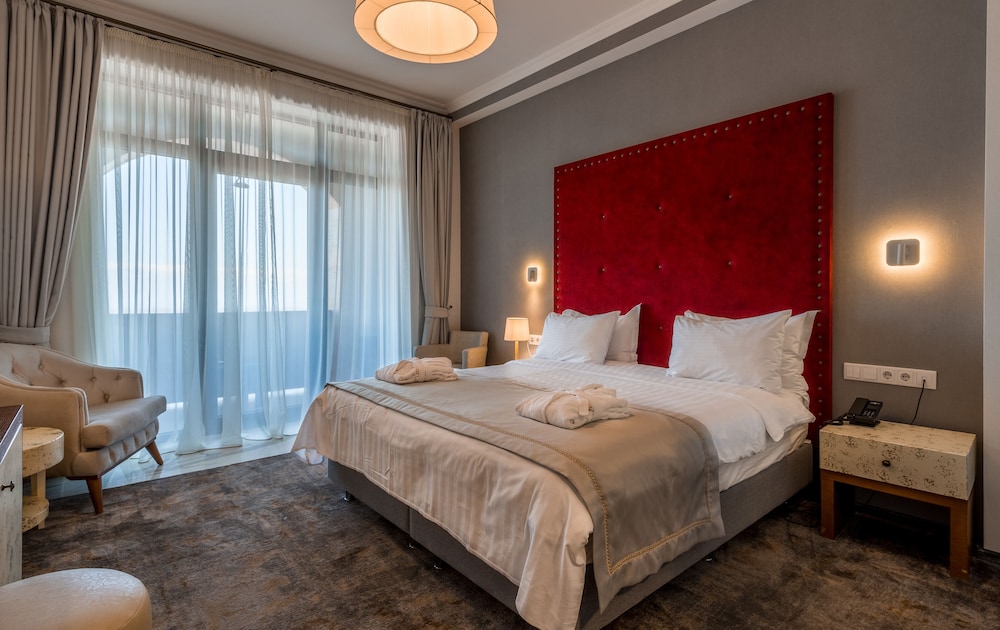 Standard Double Or Twin Room, Pool View photo 1