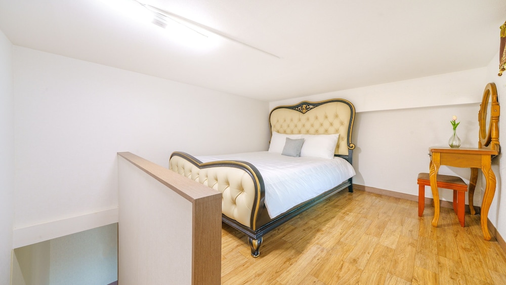 Basic Room, 1 Bedroom (Eunbit(river view)) - Photo 4
