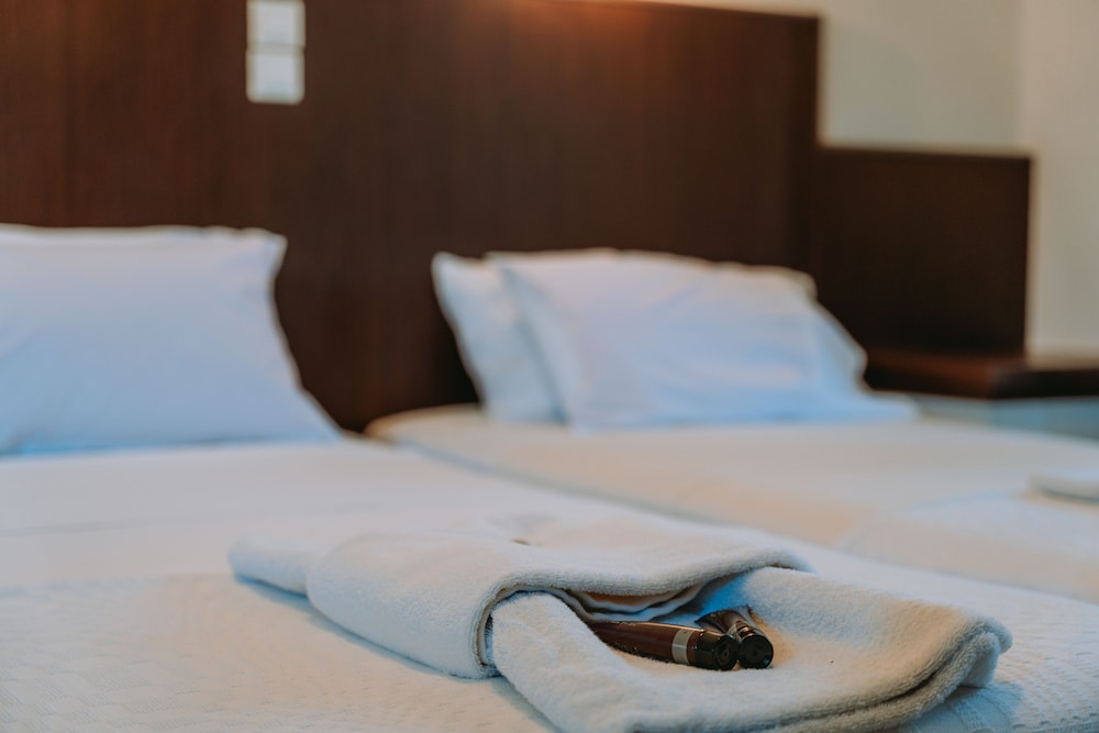 Double or Twin Room, Partial Sea View photo 2