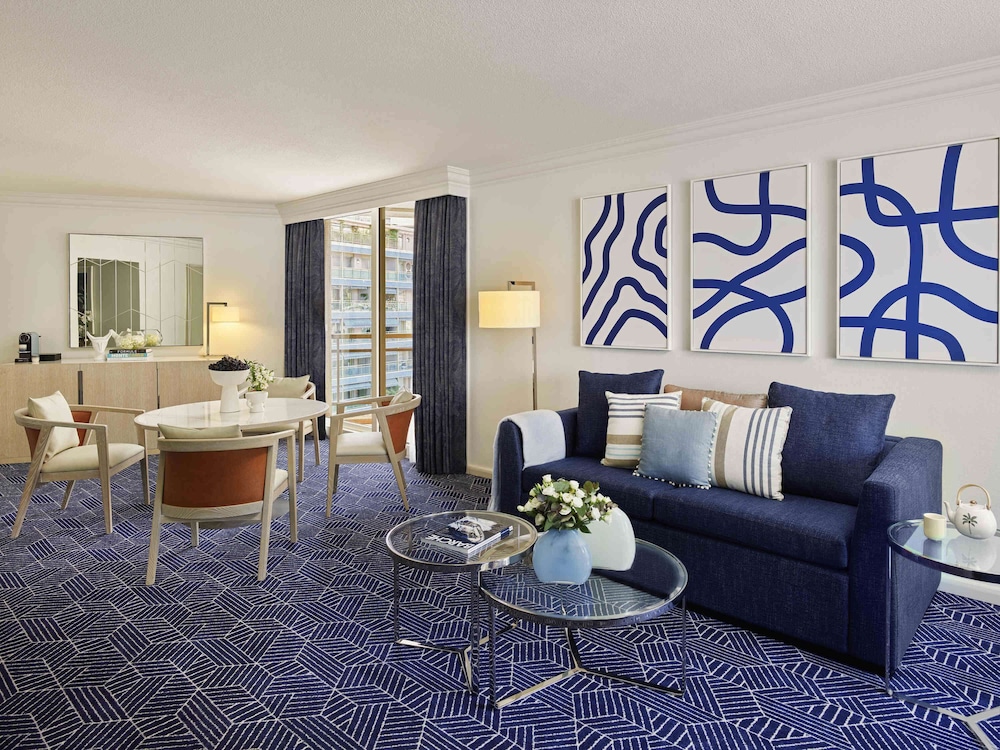 Grand Prix Suite, sea and city view, One Kingsize bed