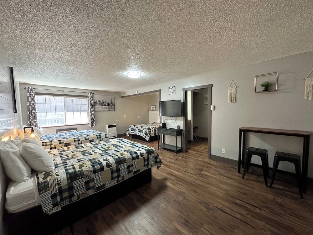 Standard Single Room, Multiple Beds
