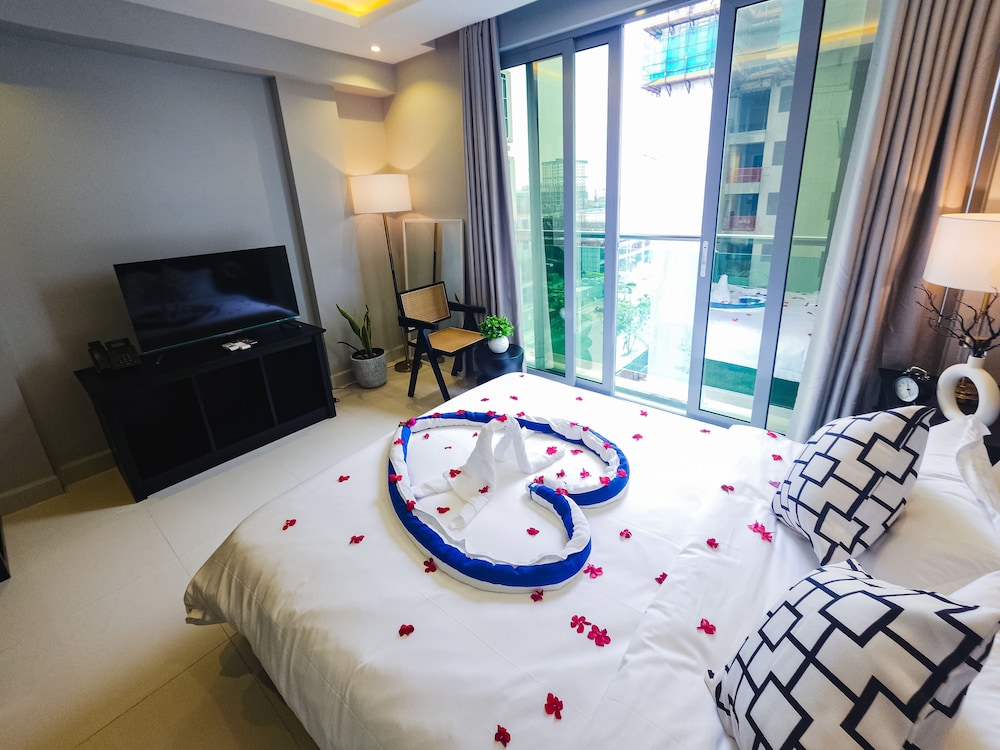 Premium Studio Suite, 1 Double Bed - Photo 4