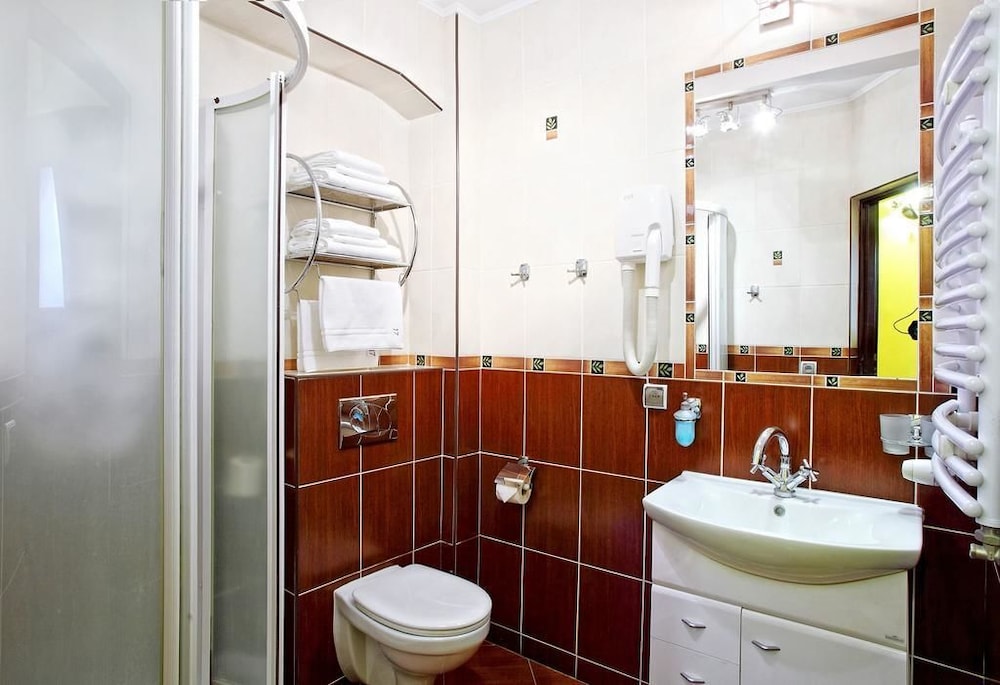 Classic Double Room, 2 Twin Beds, Refrigerator - Photo 3