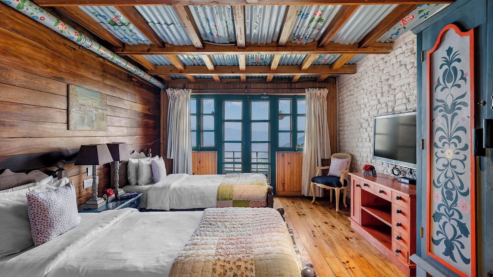 Superior Villa - The Pine Tree Lodge photo 3