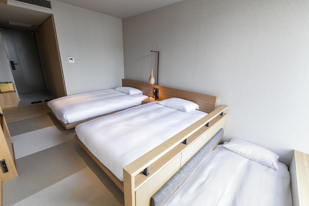 Twin Room, Non Smoking, Ensuite (High Floor, For 3 Person)