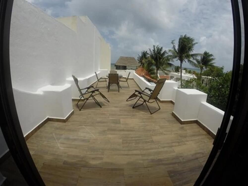 Family Room - Photo 7