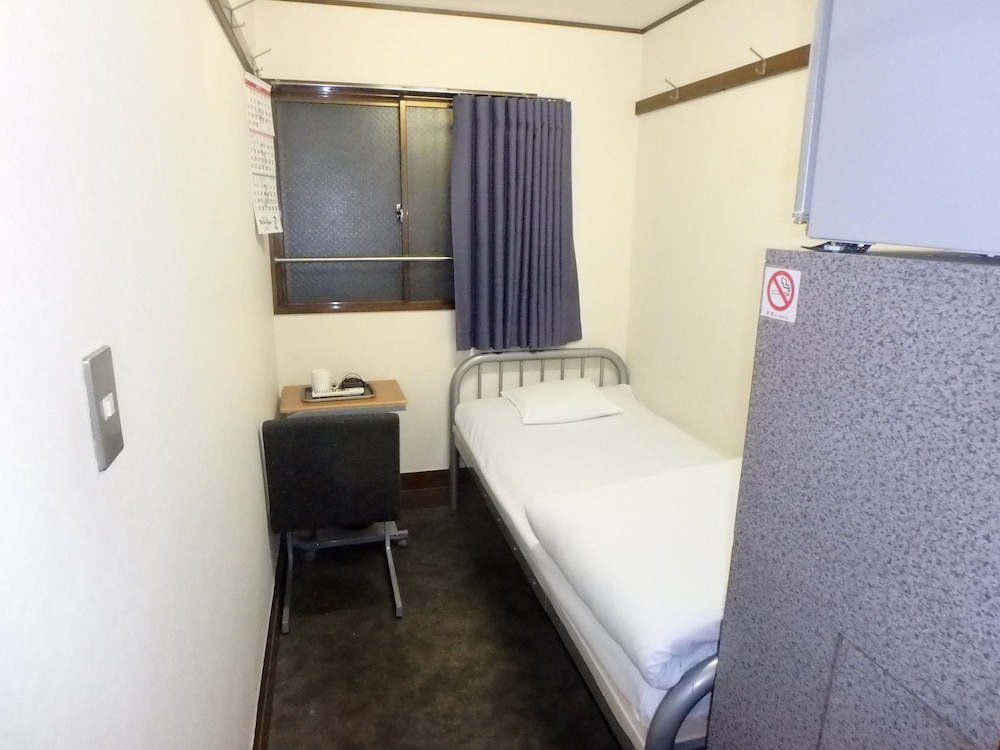 Small single bed room (No TV & fridge) photo 1